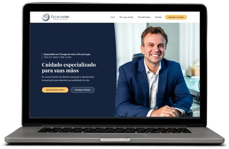 Página inicial do site da/do Dr. Lucas Acerbi exibida em um notebook