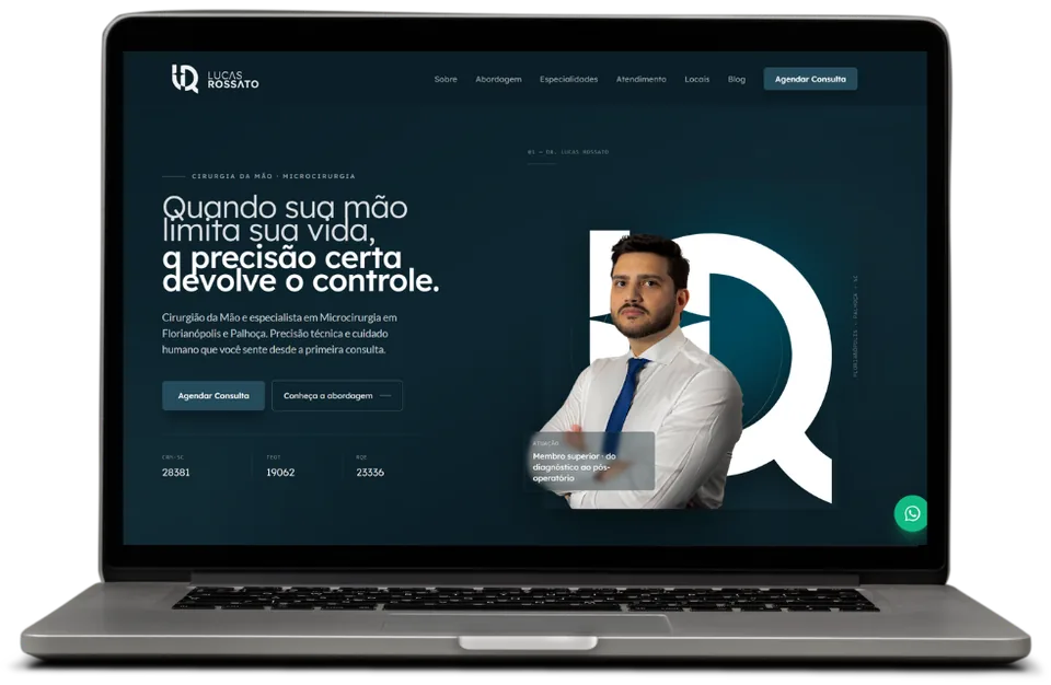 Página inicial do site da/do Dr. Lucas Rossato exibida em um notebook