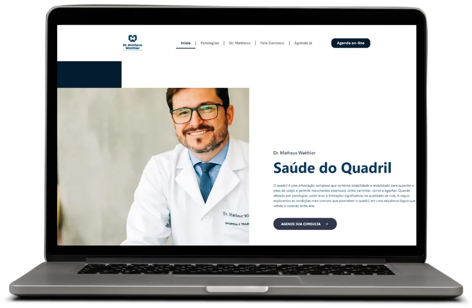 Página inicial do site da/do Dr. Matheus Watthier exibida em um notebook